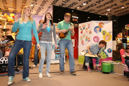 gal/2010/2010 Saitentwist Mayersche Duesseldorf 20.03/2010 Saitentwist Mayersche Duesseldorf 20.03. 030.jpg